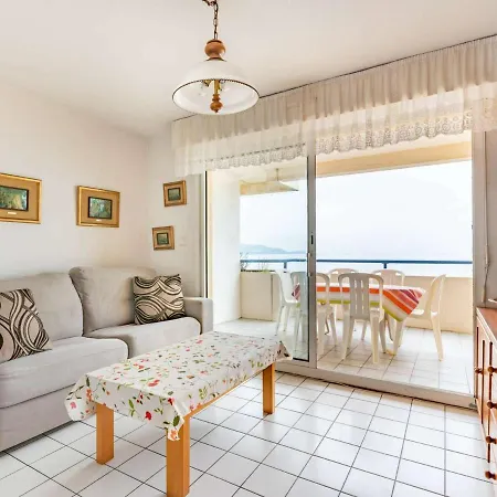 Apartment Rustique Face A La A Avec Balcon - Fr-1-2-294